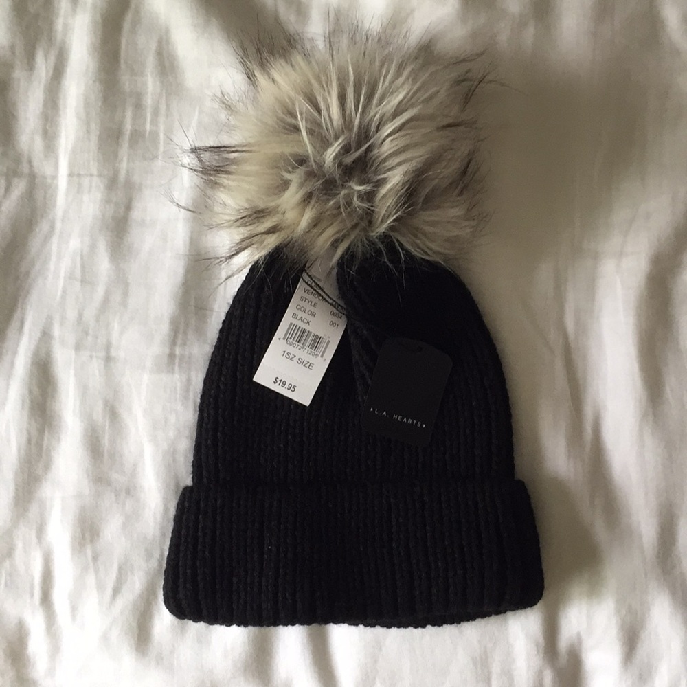 Pacsun Pom Pom hat
